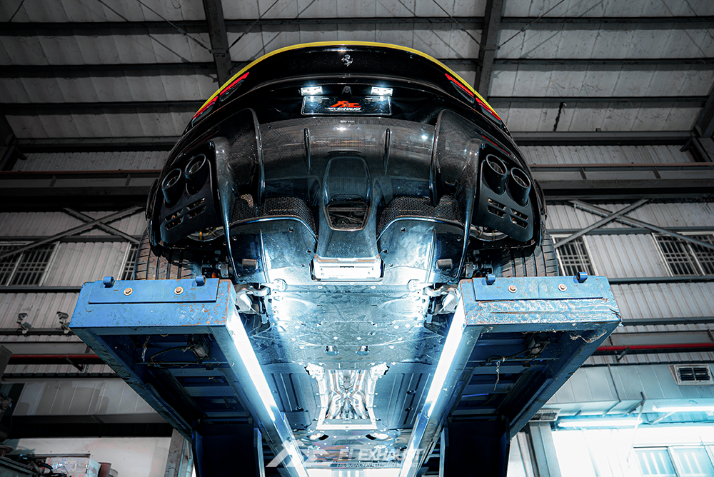 法拉利 Purosangue V12 排气