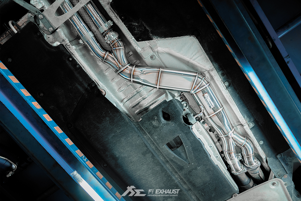 BMW F82 M4 / Comp Single Mid Pipe Ver Exhaust