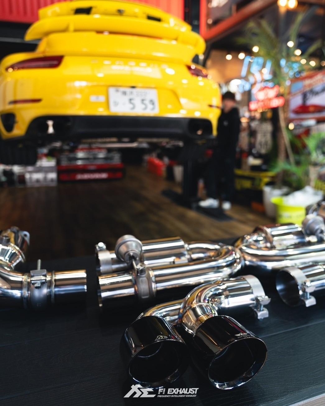 Max Orido installing Fi EXHAUST on his Porsche 991.1 Turbo.