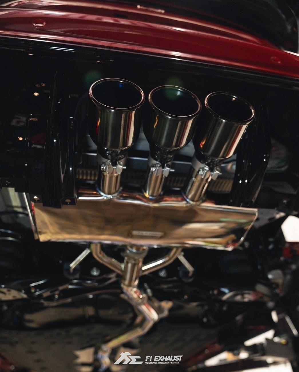 Max Orido installing Fi EXHAUST on his Honda FL5 Civic Type R..